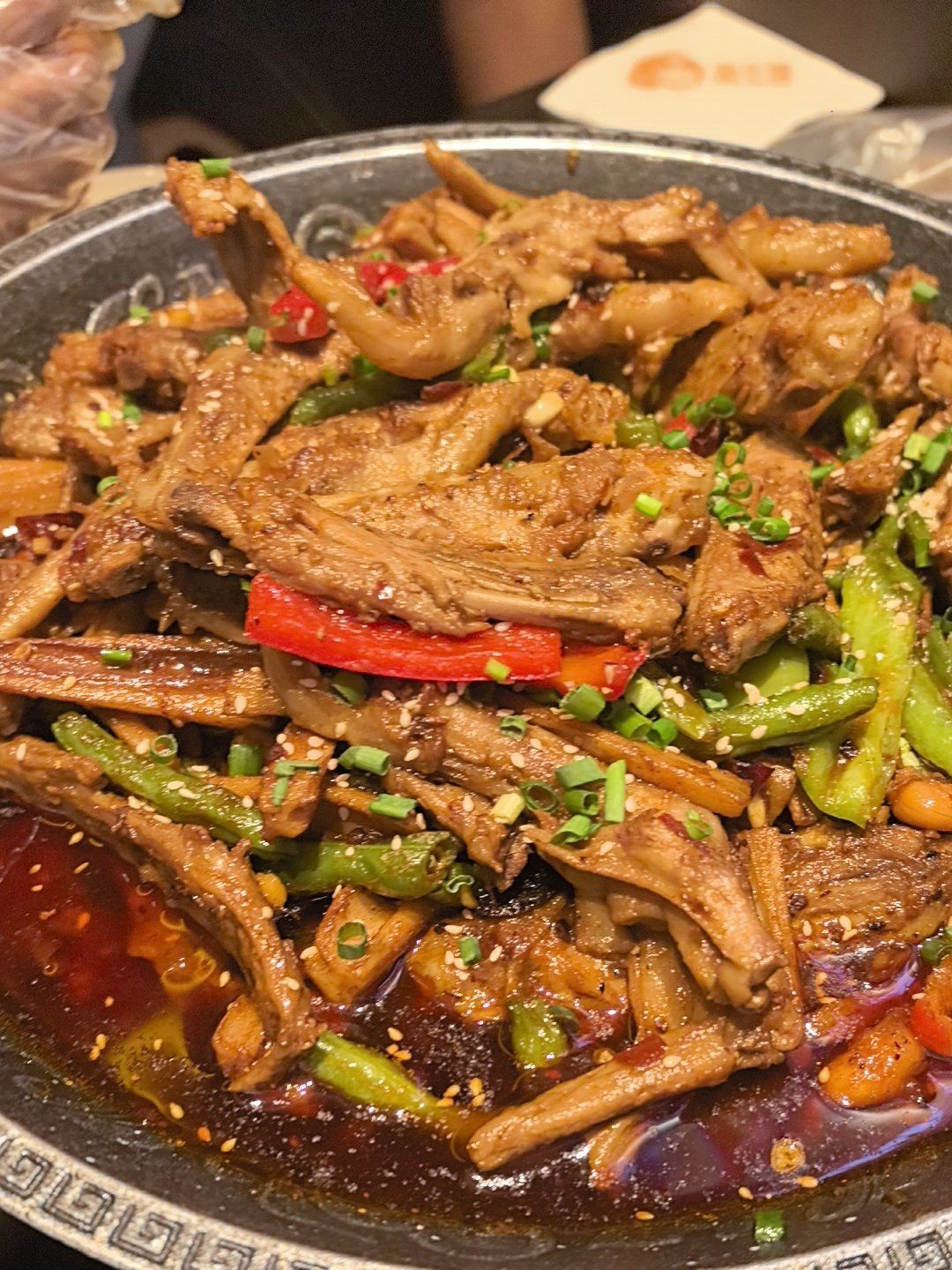 来一份掌翅干锅,开启舌尖上的热辣狂欢!精