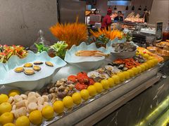 -广州万富希尔顿酒店·感趣自助餐厅·金秋蟹宴生蚝海鲜刺身