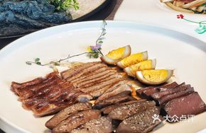 Signature Braised Goose Meat