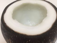 -志龙皇冠吃货椰子铺