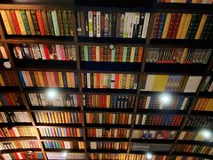 -钟书阁(松江泰晤士小镇店)