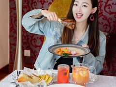 -香格里拉鱼跃地中海西餐厅·牛排披萨