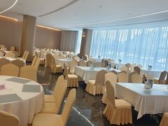 -凤冠假日酒店自助餐