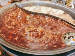 -四小区火锅·巷子里的重庆火锅(花照壁店)