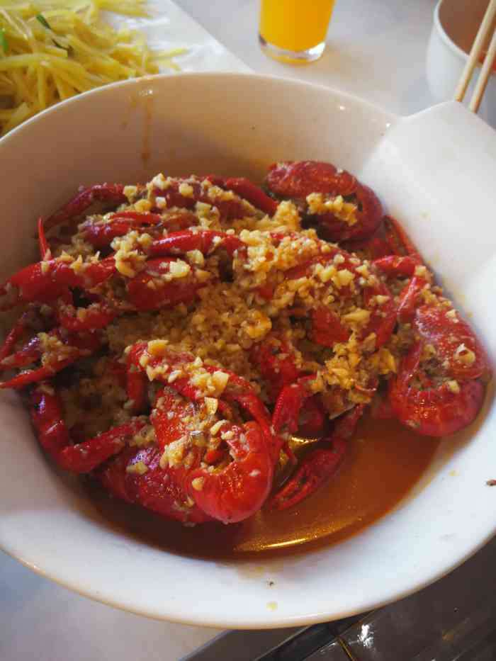 龙虾队长-"在劲松七路那里,很感谢大众点评的霸王餐,.