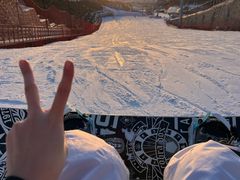 -采薇庄园四季滑雪场