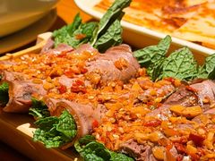 薄荷牛肉卷-一坐一忘云南菜(北京skp店)