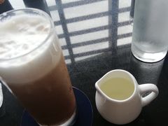 -亚龙湾喜来登·美景台大堂吧