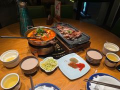 -娜仁图雅蒙古美食村(33小镇店)