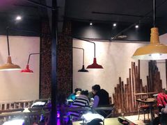 大堂-何师烧烤Pro ·江湖川菜·小龙虾·精酿(太古里旗舰店)