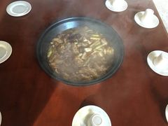 -粘豆包柴火铁锅炖