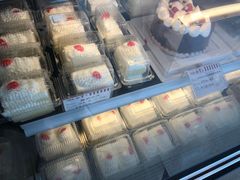 -红宝石·鲜奶小方·海派西点房(南丹店)