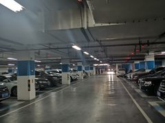 -悠方地下停车场