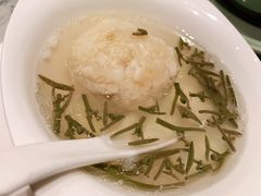 鮰鱼狮子头-萬國春·中菜馆(颐和公馆店)