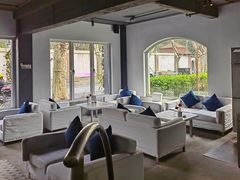 -穹六人间 people 6(岳阳路店)