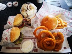 -The Habit Burger Grill 哈比特汉堡(爱琴海店)