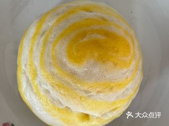 罗森新品，蒸笼头系列包子，自带排气设计，直接微波炉加