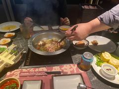 -牛YO寿喜烧·铁板烧和牛火锅自助(市府恒隆店)