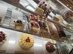面包甜点陈列柜-老大昌(淮海中路店)