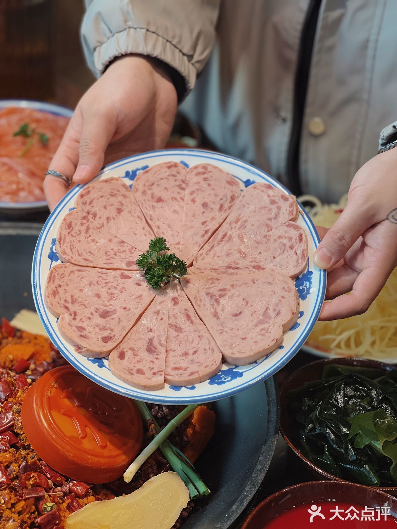 不用出松江也能吃到好吃的楠火锅啦！