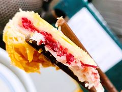 现烤玫瑰鲜花饼-云海肴·汽锅鸡·云南菜(高德置地店)