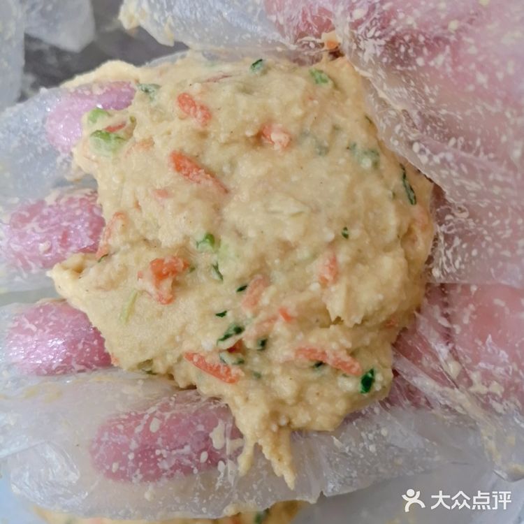 利用锅中水蒸气加热 玉米饼子