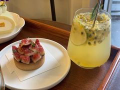 百香果气泡水-Ten Olives甜点