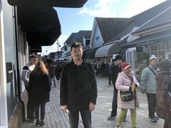 -伦敦比斯特购物村