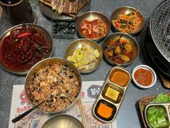 -草家酱蟹炭火烤肉店(珲春南路二店)