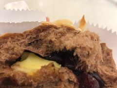 蔓越莓芝士朱古力包-老佛爷饼店