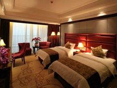 -金孔雀温泉旅游度假村