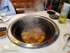 -哈尔滨烧烤·山河村铁锅炖(交大店)