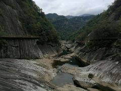 -燕子河大峡谷天坑仙境