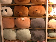 -名创优品(北京新中关购物中心地铁层店)