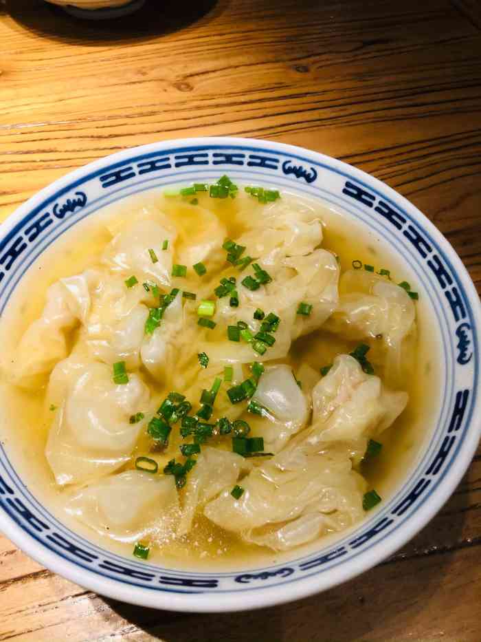 安徽料理柴爿馄饨(瞿溪路旗舰店)-"经常光顾的点心店 [薄荷]环境:馄饨