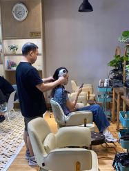-发泽造型·烫发染发