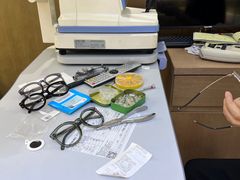 -爱视眸Eyeblling眼镜·依视路·蔡司镜片折扣店(百联南方商城购物中心)