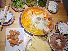 -洱火云南酸菜牛肉火锅(石景山当代商城店)