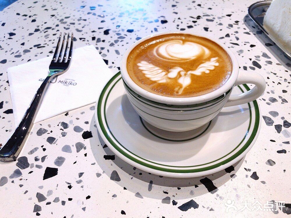 地理位置：第一楼街阿波罗KTV对面