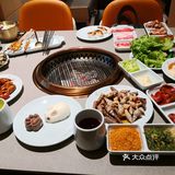 两小时内绝对让你吃饱喝好。服务员普遍以大妈为主