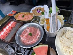 -宽板凳老灶火锅(台湾街店)
