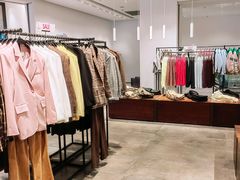 -URBAN REVIVO(上海中庚漫游城店)