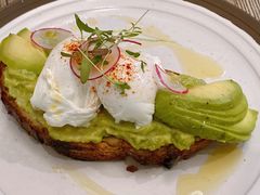 牛油果温泉蛋吐司-O'mills Sourdough Bakery&Bistro(永嘉路店)