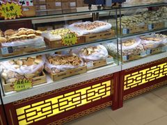 面包甜点陈列柜-老鼎丰(靖宇街总店)