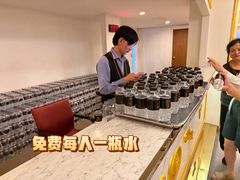 -金东尼人妖秀