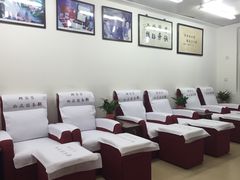 -郏芬芬扦脚服务部(新闸路店)