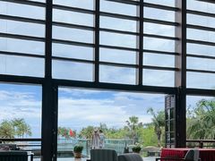 -亚龙湾喜来登·美景台大堂吧