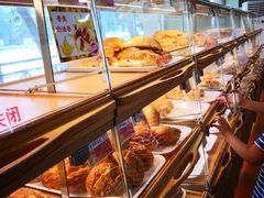 面包甜点陈列柜-新侨三宝乐面包店(崇文门店)