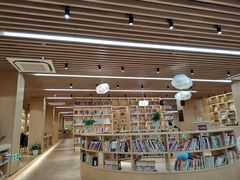 -漕河泾街道图书馆(漕河泾社区文化活动中心店)