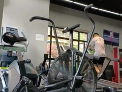 -Freedom Fitness私教健身俱乐部(徐虹北路店)